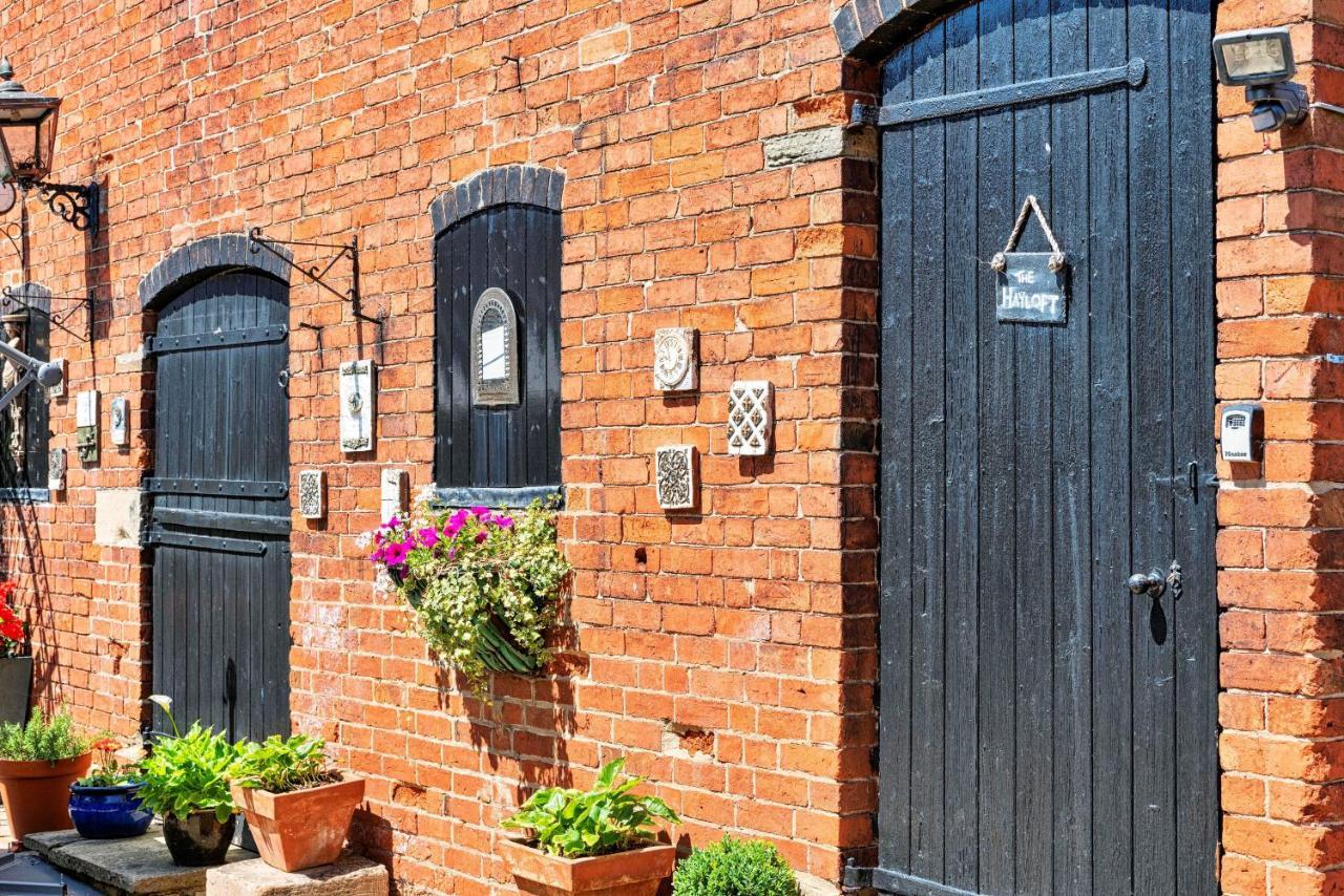 Апартаменты Finest Retreats - The Hayloft At Greystones Swinderby Экстерьер фото